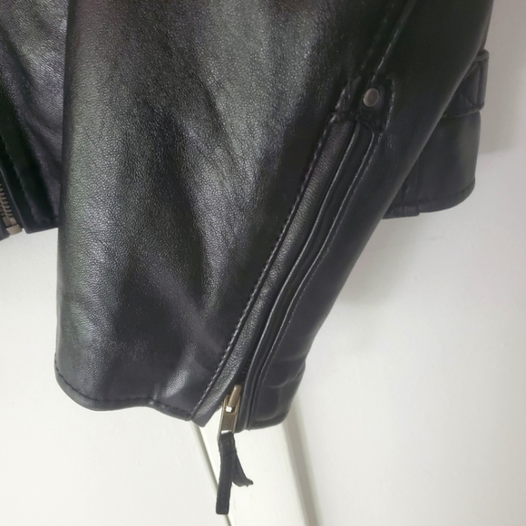 Men’s Black Leather Crew Neck Biker Jacket - Picture 12 of 13